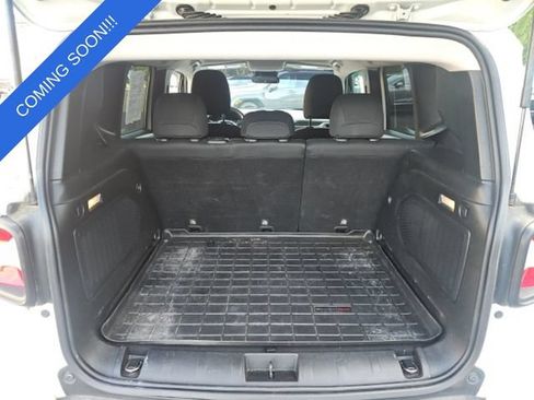 Used 2015 Jeep Renegade Latitude AWD/4WD image 5