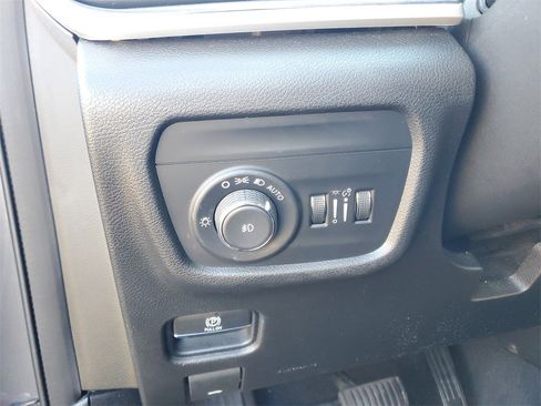 Used 2021 Jeep Grand Cherokee L Limited image 17