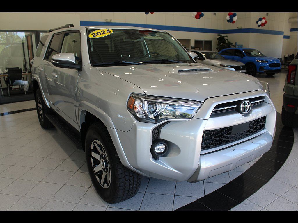 Used 2024 Toyota 4Runner TRD Off-Road Premium AWD/4WD image 3