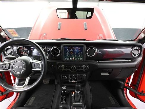 Used 2021 Jeep Wrangler Unlimited Sahara image 26