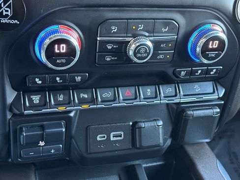 Used 2020 GMC Sierra 2500 Denali w/ Gooseneck/5TH Wheel Package image 20