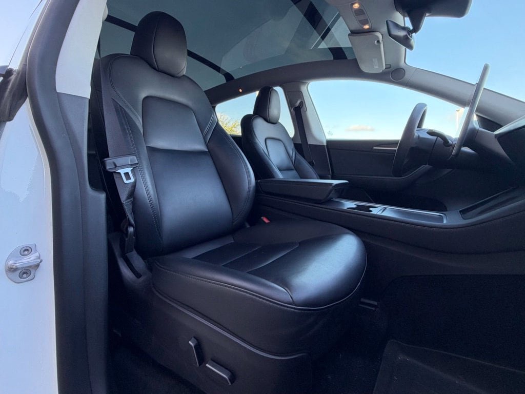 Used 2023 Tesla Model Y Long Range AWD/4WD image 18