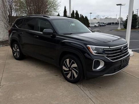 Used 2025 Volkswagen Atlas SE AWD/4WD image 7