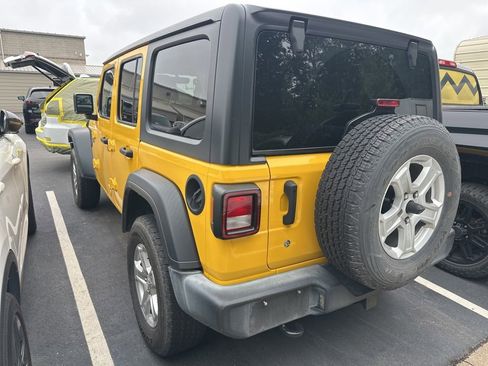 Used 2019 Jeep Wrangler Unlimited Sport S AWD/4WD image 5