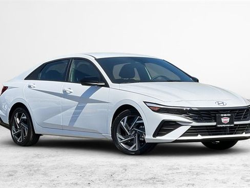 New 2025 Hyundai Elantra SEL image 1