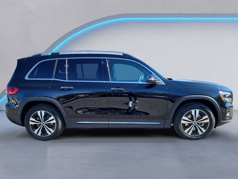 New 2025 Mercedes-Benz GLB 250 4MATIC image 2