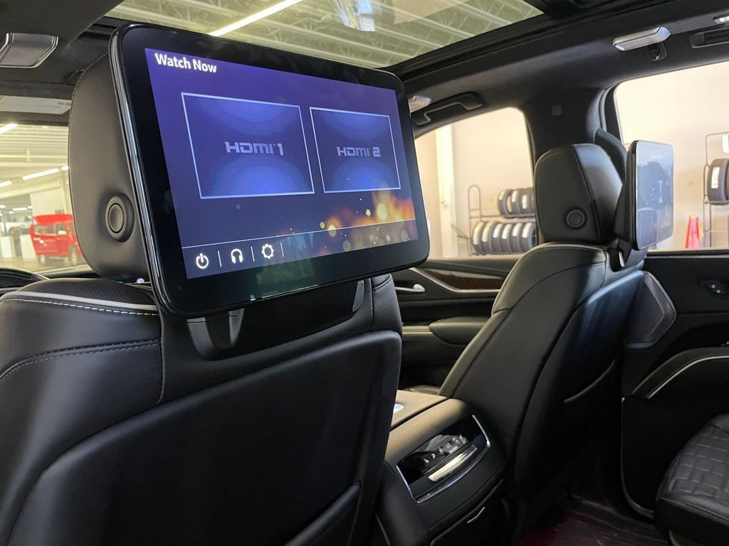 Used 2023 Cadillac Escalade Sport Platinum w/ LPO, ONYX Package AWD/4WD image 58