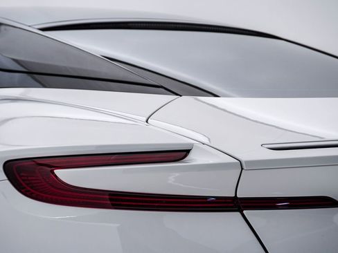 Used 2024 Aston Martin DB12 Coupe RWD image 13