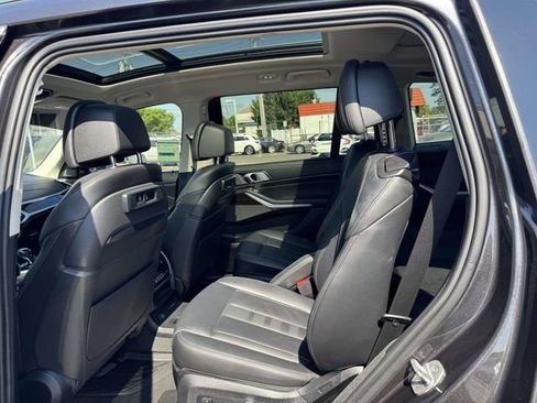 Used 2020 BMW X7 xDrive40i w/ Premium Package AWD/4WD image 17