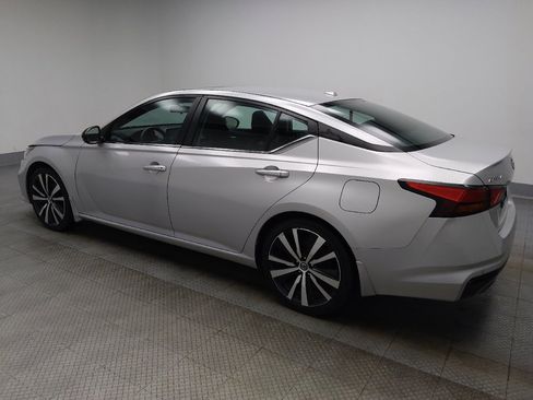 Used 2020 Nissan Altima 2.5 SR w/ Premium Package FWD image 3