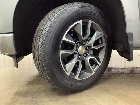 Used 2024 Chevrolet Silverado 1500 LT AWD/4WD image 27
