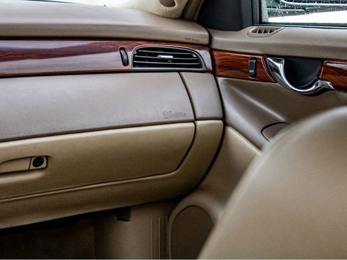 Used 2005 Cadillac De Ville w/ Equipment Group image 22