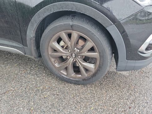 Used 2018 Hyundai Santa Fe Sport w/ Cargo Package image 9