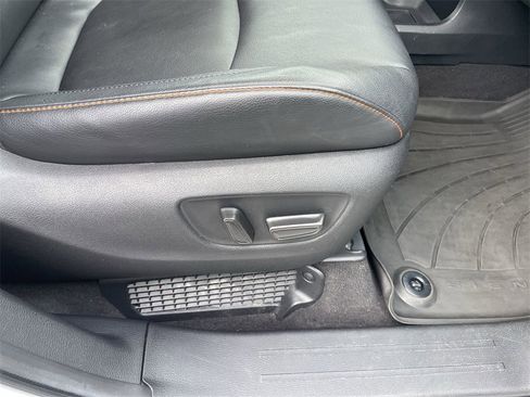 Used 2022 Toyota Sienna XSE image 36