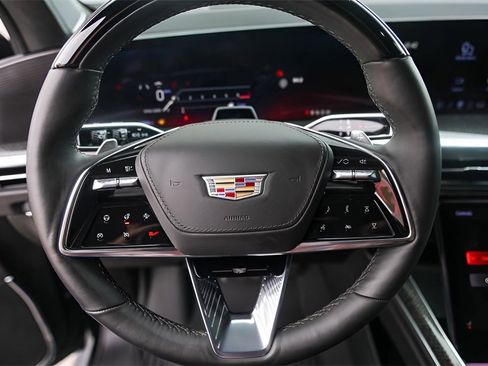 Certified 2025 Cadillac Escalade ESV V image 12