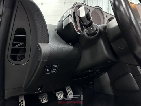 Used 2004 Nissan 350Z Touring RWD image 32