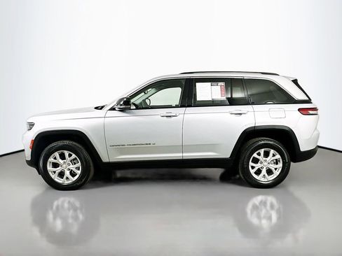 Used 2023 Jeep Grand Cherokee Limited AWD/4WD image 5