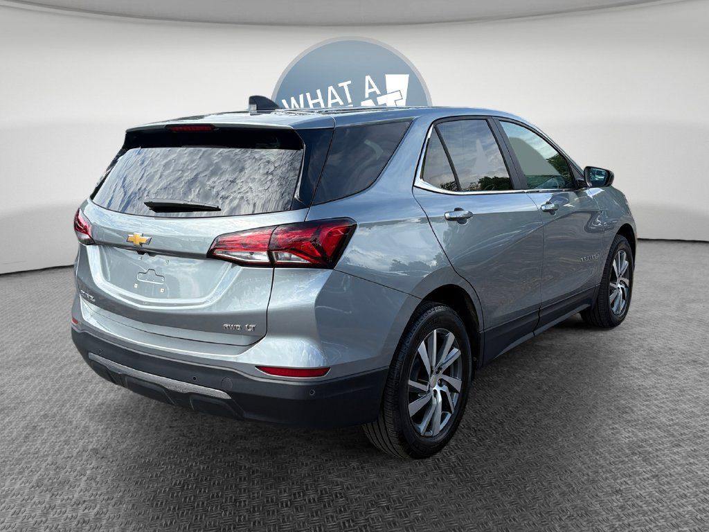 Used 2024 Chevrolet Equinox LT w/ LPO, Floor Liner Package AWD/4WD image 3