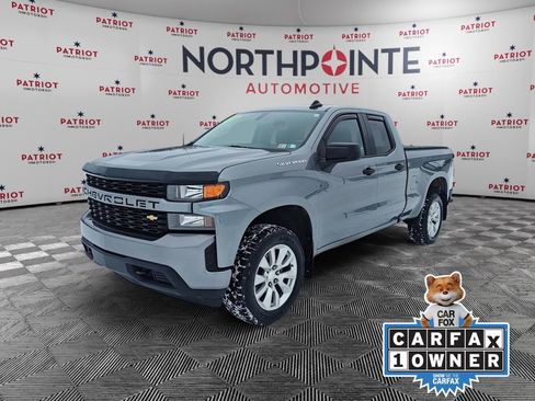 Used 2020 Chevrolet Silverado 1500 Custom w/ Custom Value Package image 3