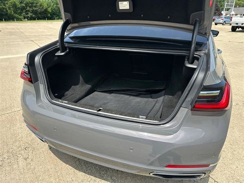 Used 2020 BMW 750i xDrive w/ Executive Package AWD/4WD image 13