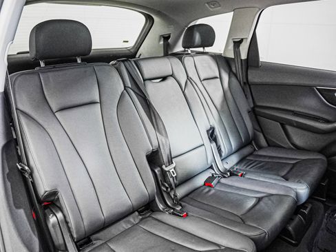 Used 2023 Audi Q7 2.0T Premium w/ Convenience Package image 13