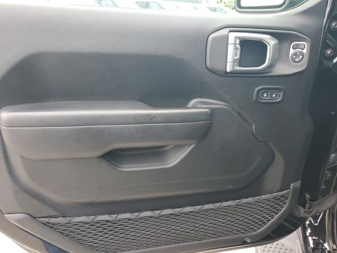 Used 2023 Jeep Wrangler Unlimited Sport image 26