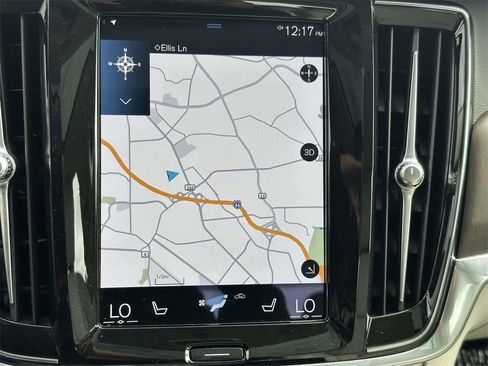 Used 2021 Volvo S90 T8 Inscription image 3