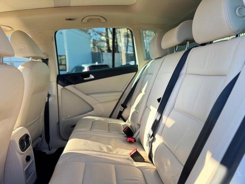 Used 2016 Volkswagen Tiguan SEL image 19