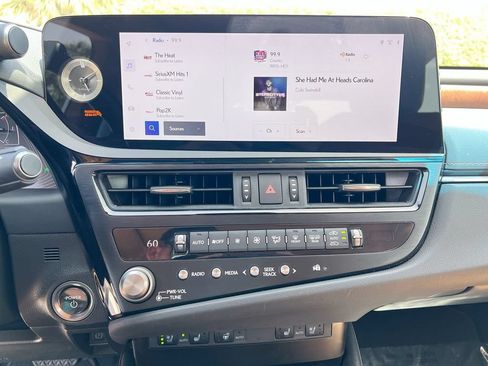 Certified 2025 Lexus ES 300h w/ Premium Package FWD image 17