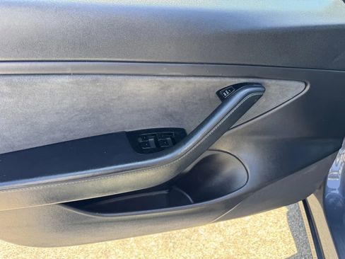 Used 2019 Tesla Model 3 Standard Range Plus image 12