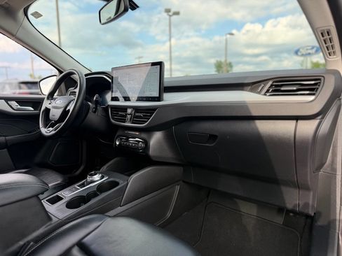 Used 2024 Ford Escape Platinum AWD/4WD image 16