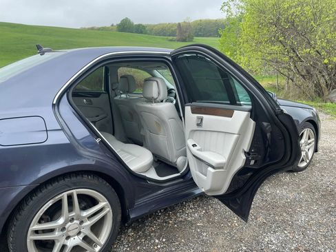 Used 2015 Mercedes-Benz E 400 4MATIC Sedan image 21