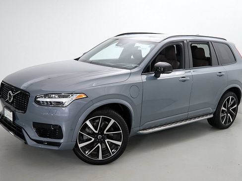 Used 2023 Volvo XC90 T8 Ultimate w/ Lounge Package AWD/4WD image 3