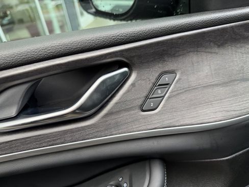 Used 2025 Jeep Grand Cherokee Limited 4xe w/ MOPAR Finishing Package image 12