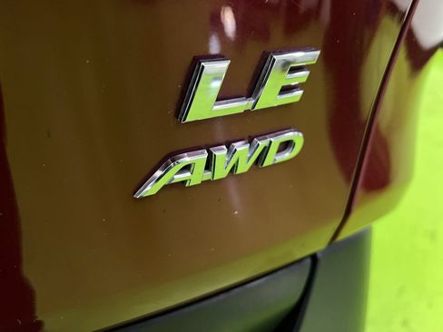 Used 2021 Toyota RAV4 LE AWD/4WD image 14