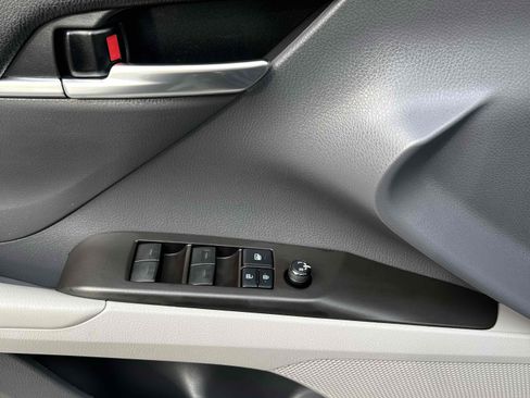 Used 2021 Toyota Camry LE image 65