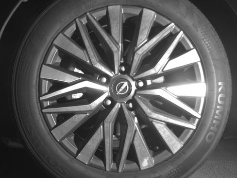 Used 2025 Nissan Altima 2.5 SV image 12