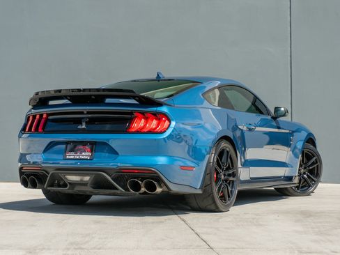 Used 2021 Ford Mustang Shelby GT500 w/ Technology Package RWD image 7