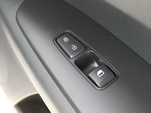 Used 2022 Kia Forte LXS image 27