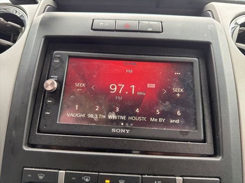 Used 2011 Ford F150 XLT w/ XLT Chrome Pkg image 24