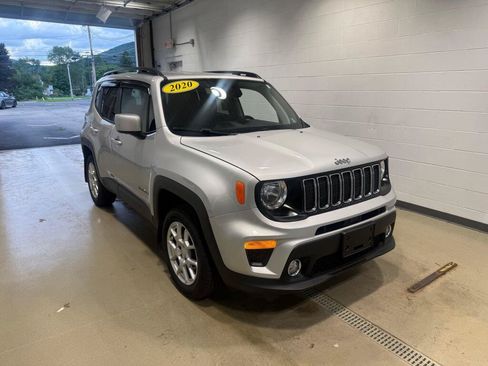 Used 2020 Jeep Renegade Latitude w/ Cold Weather Group AWD/4WD image 7