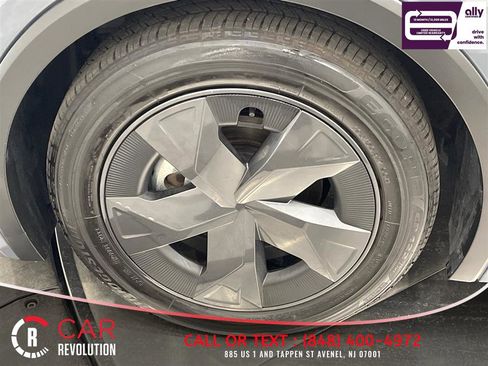 Used 2023 Toyota Prius LE FWD image 50