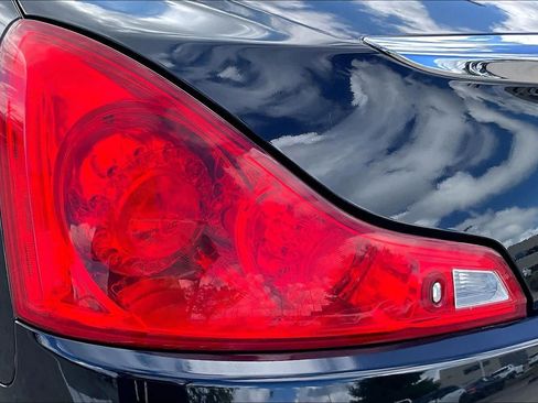 Used 2011 INFINITI G37 Journey w/ Premium Pkg RWD image 25
