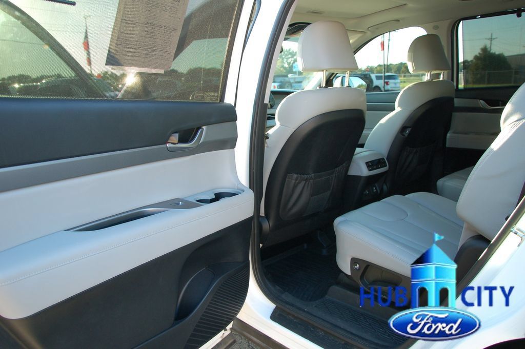 Used 2022 Hyundai Palisade SEL w/ Premium Package FWD image 13