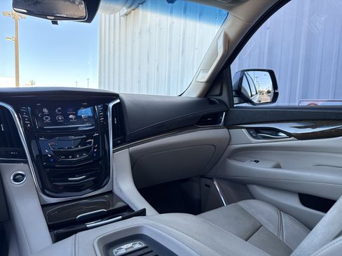 Used 2018 Cadillac Escalade Luxury w/ LPO, Radiant Package image 22