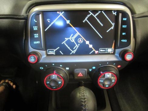 Used 2015 Chevrolet Camaro LT RWD image 17