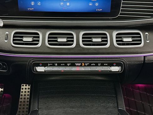 Used 2024 Mercedes-Benz GLS 580 4MATIC image 13