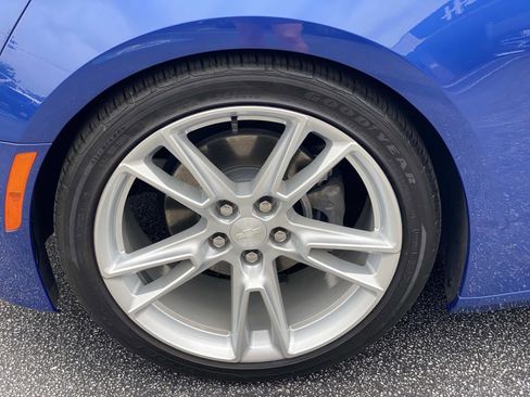 Used 2021 Chevrolet Camaro LT w/ RS Package RWD image 10