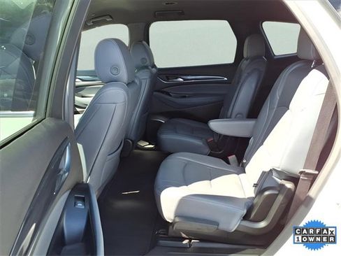 Used 2024 Buick Enclave Premium image 17