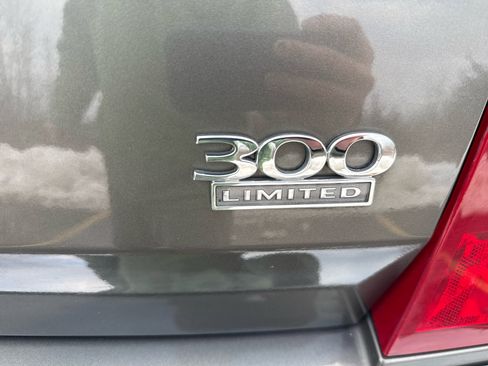 Used 2008 Chrysler 300 Limited image 7